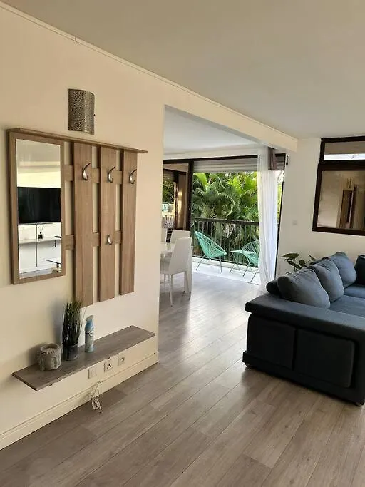 Apartment Appart Spacieux Avec Citerne A Eau Et Acces Direct A La Plage Le Gosier